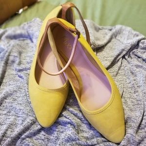 Mustard Yellow Flats ** SIZE 10 **